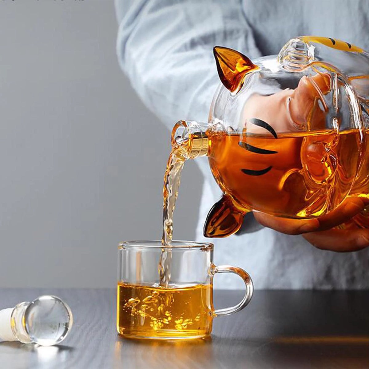 Cat Shaped Glass Decanter with Airtight Stopper V29195