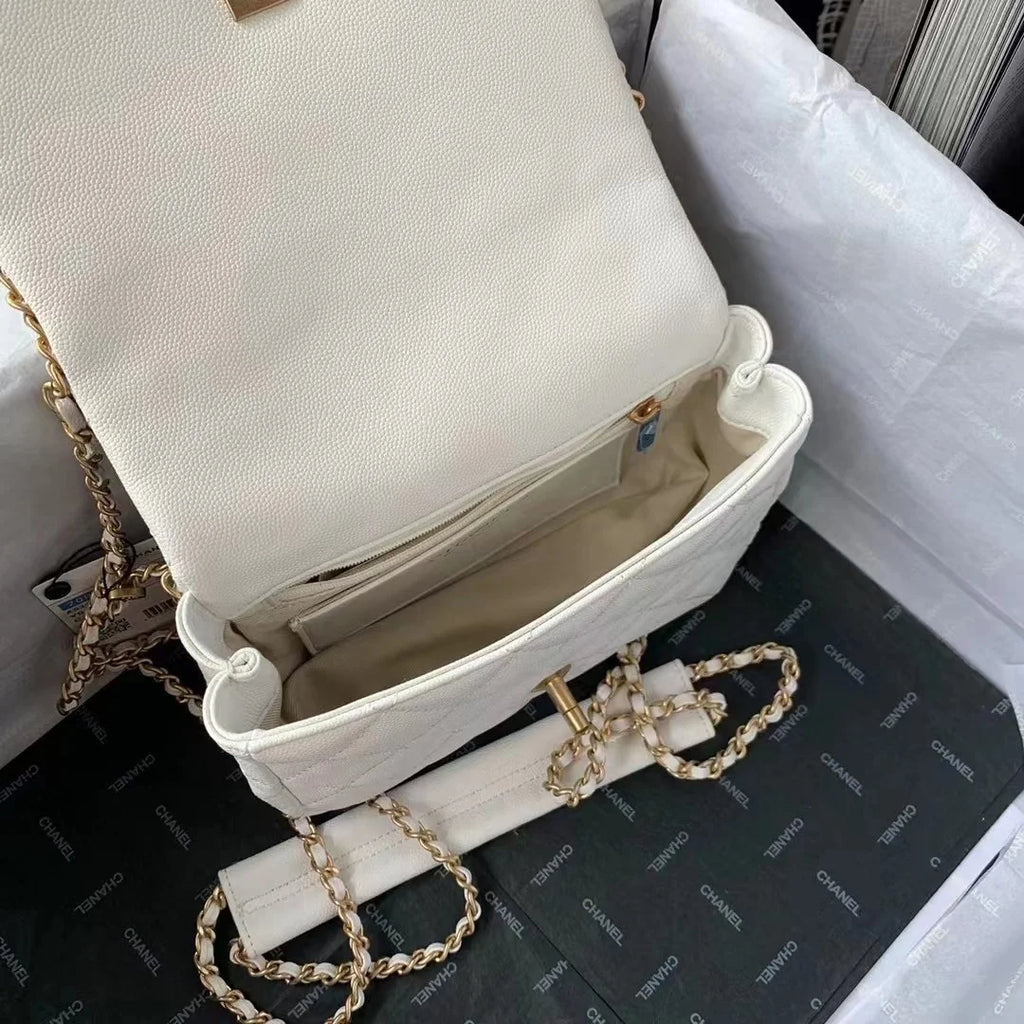 White Chain Flapbag F678