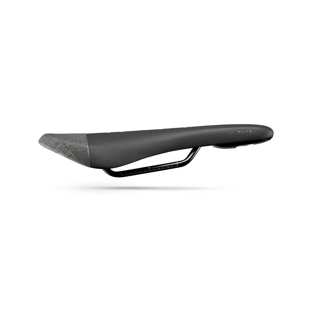 Black Saddle S123