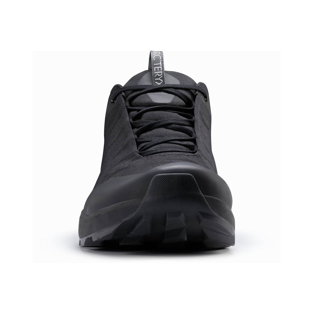 Black GTX Hiking Shoes V746