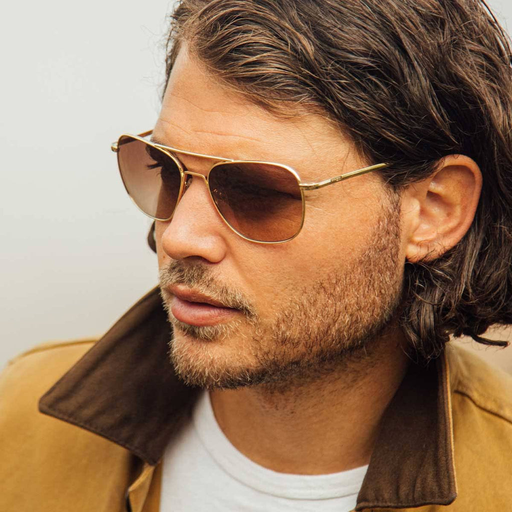 Aviator Bayonet Temple Sunglasses in Gold R477