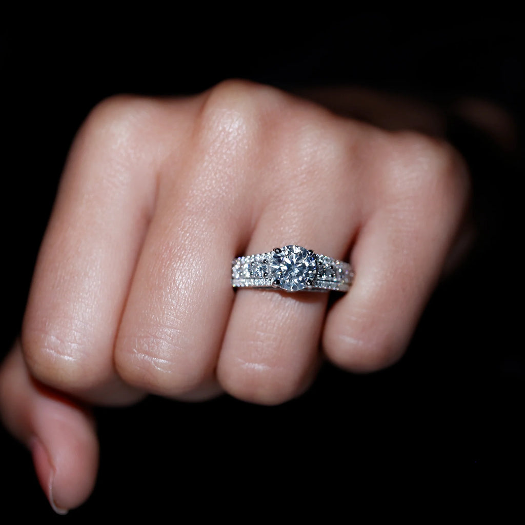 925 Sterling Silver Moissanite Solitaire Engagement Ring with Side Stones C63595
