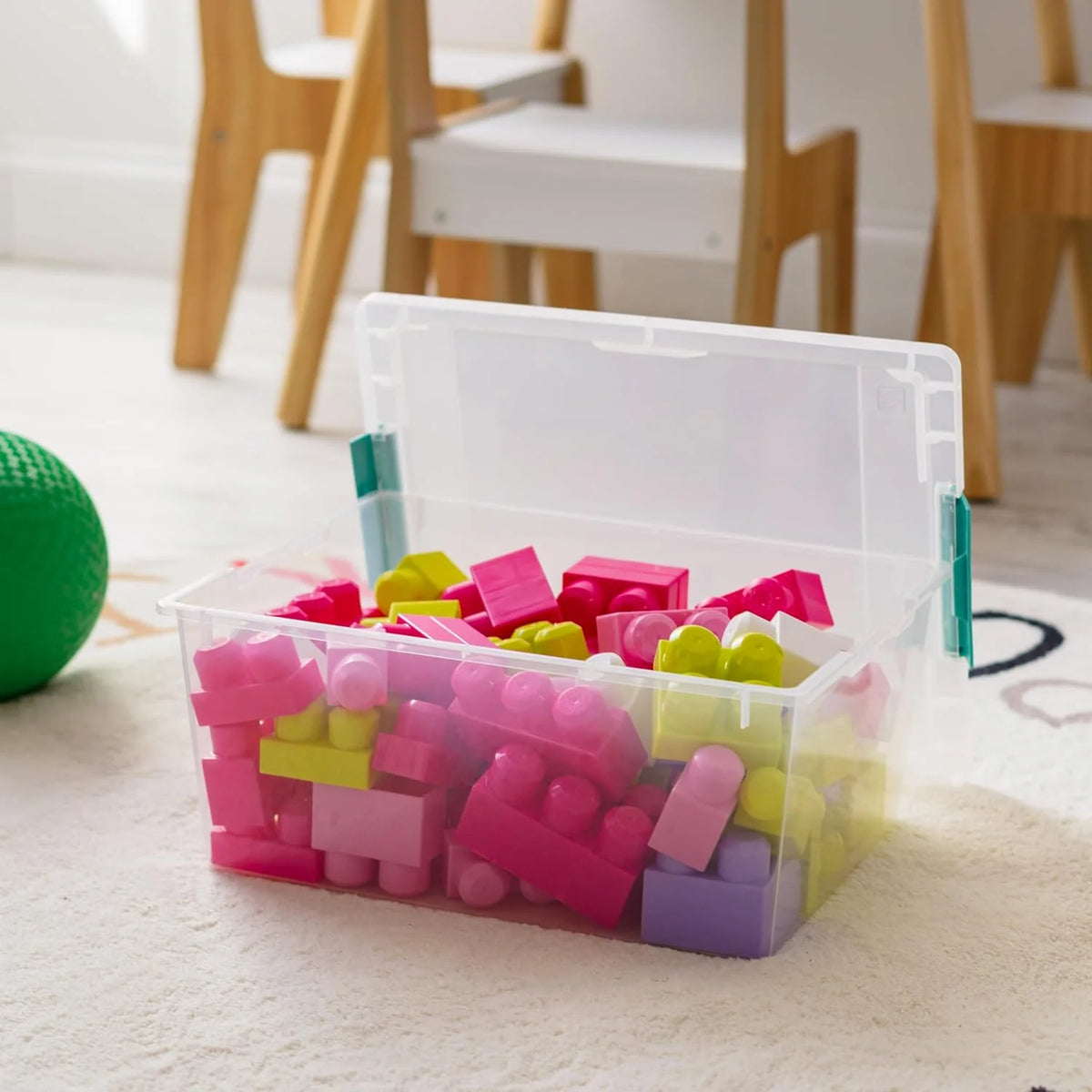 12 Qt Plastic Storage Bins, 4 Pack R4869