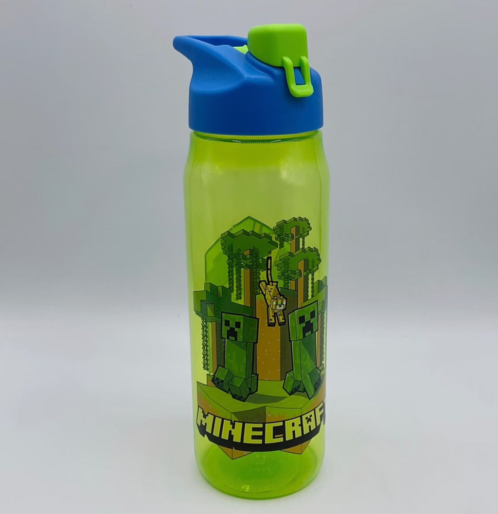 Green Water Bottle 20 oz Reusable Plastic V717853