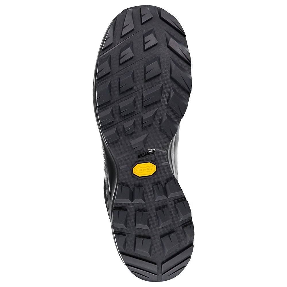 Black GTX Hiking Shoes V746