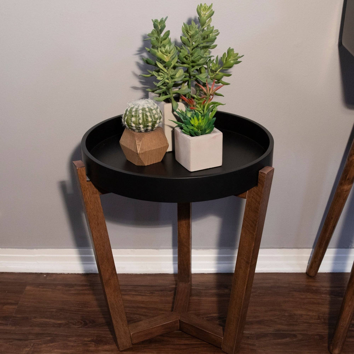 Modern Wood Round Accent Table - White P2621