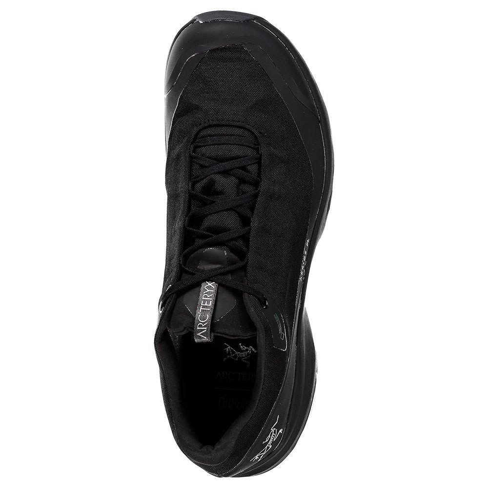 Black GTX Hiking Shoes V746