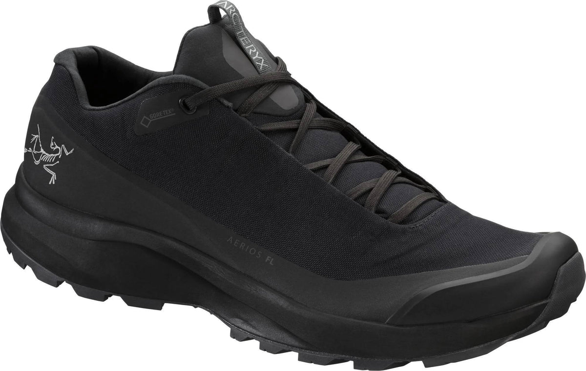 Black GTX Hiking Shoes V746