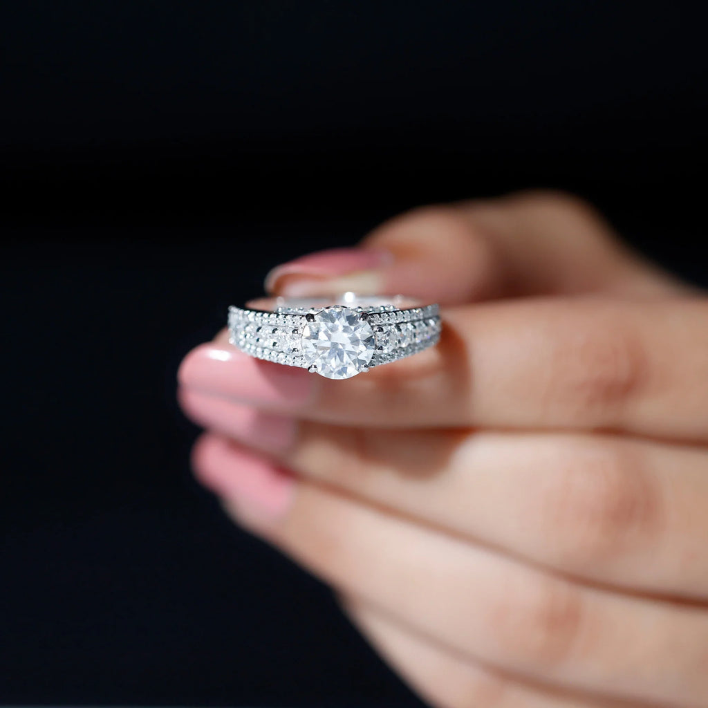 925 Sterling Silver Moissanite Solitaire Engagement Ring with Side Stones C63595