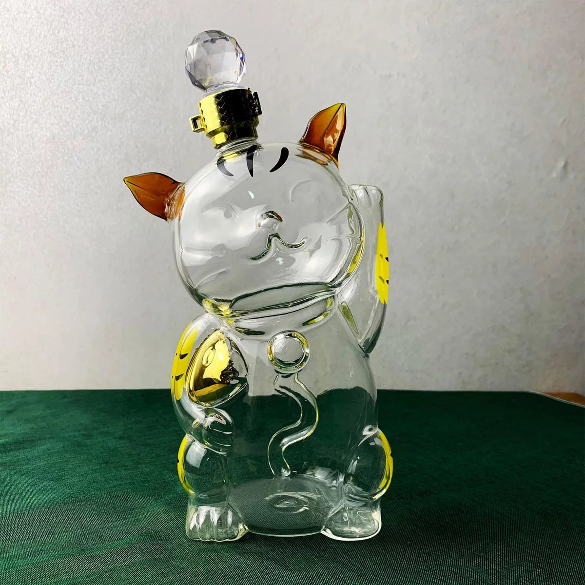 Cat Shaped Glass Decanter with Airtight Stopper V29195