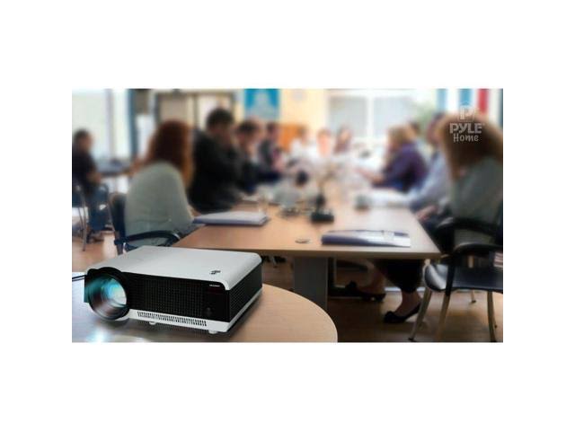 1080p LED HD Projector with Built-in Speakers and USB Flash Drive Memory Reader O155805