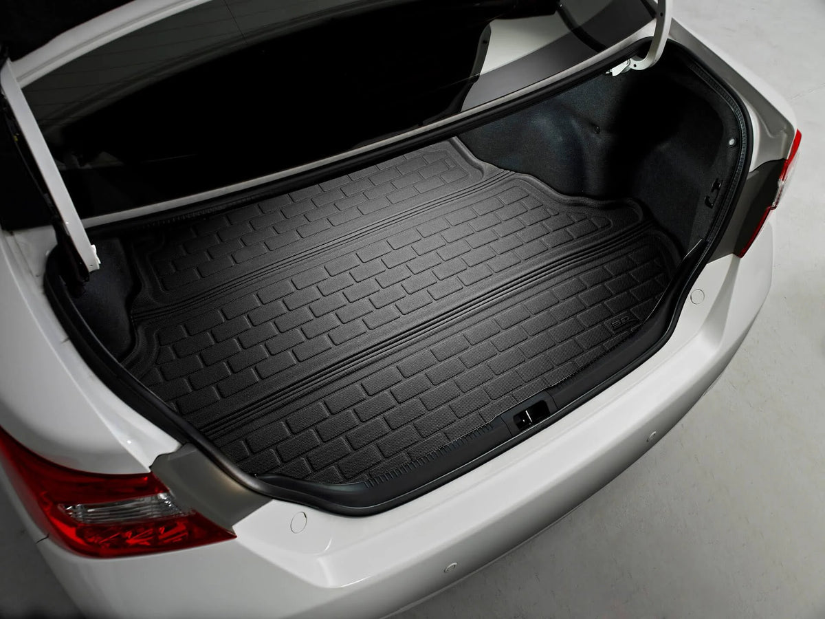 Black Cargo Liner Y162