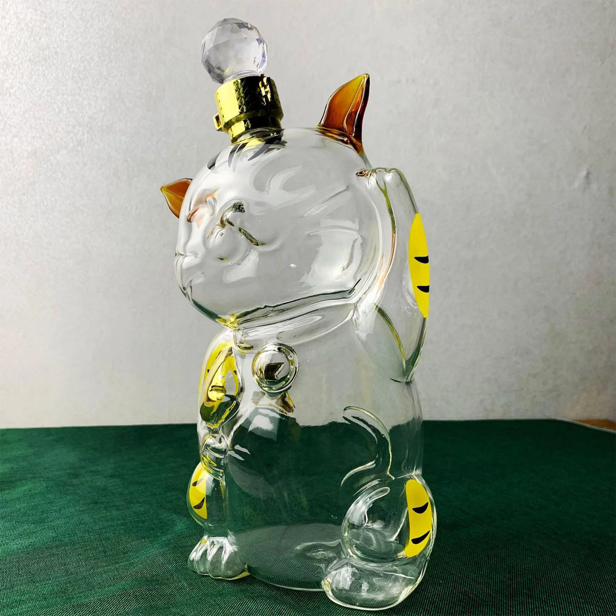 Cat Shaped Glass Decanter with Airtight Stopper V29195